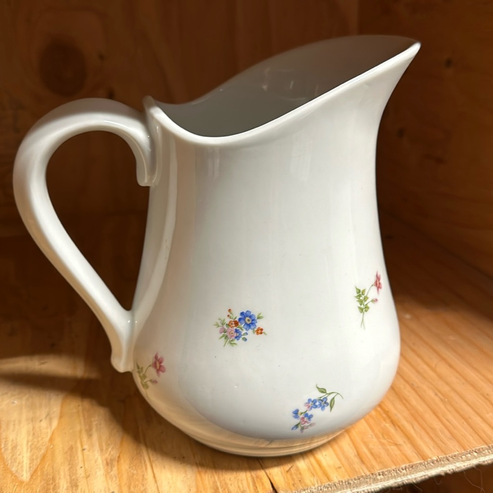 Grandmas pitcher